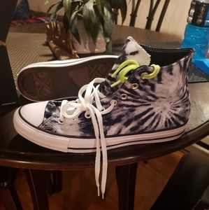 Chuck Taylor tye die